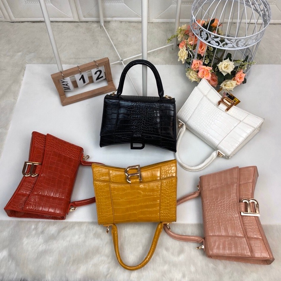 Túi chữ B treo- vân rắn da bóng HOT TREND