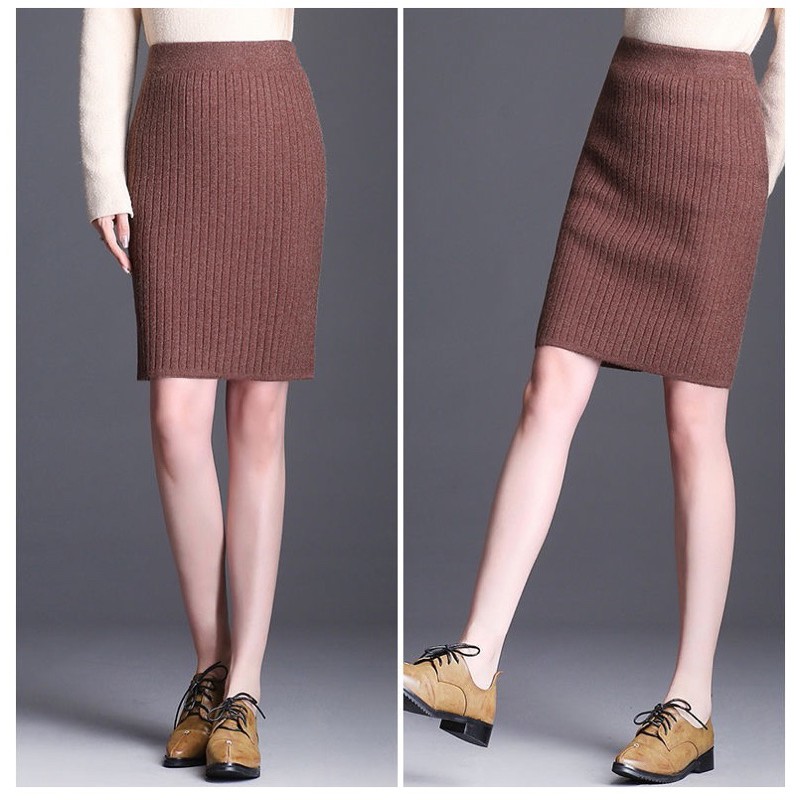 Chân váy len dáng ngắn xẻ tà