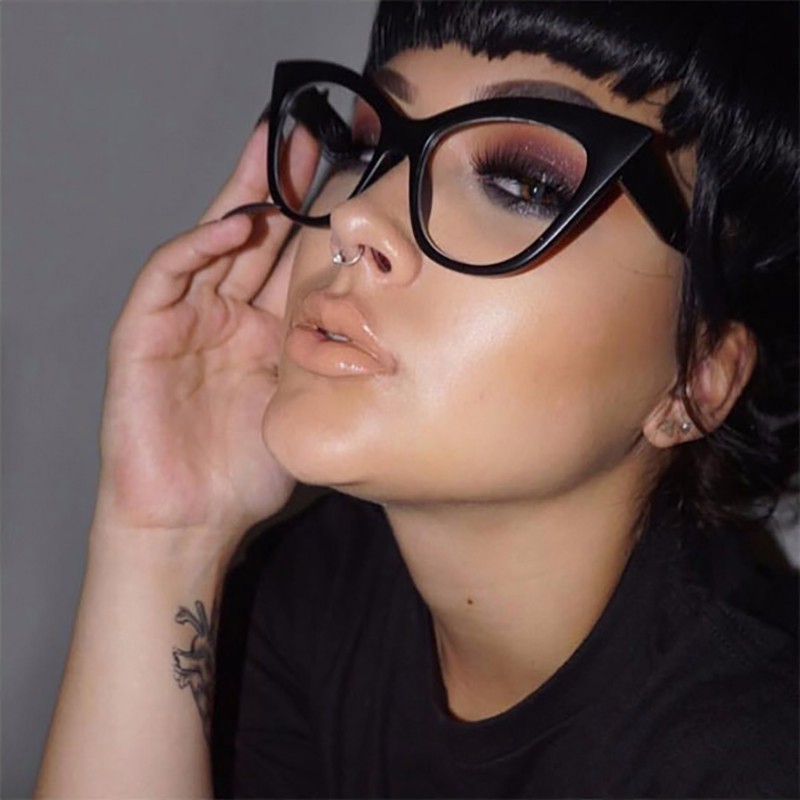 Kính gọng mắt mèo phong cách cổ điển