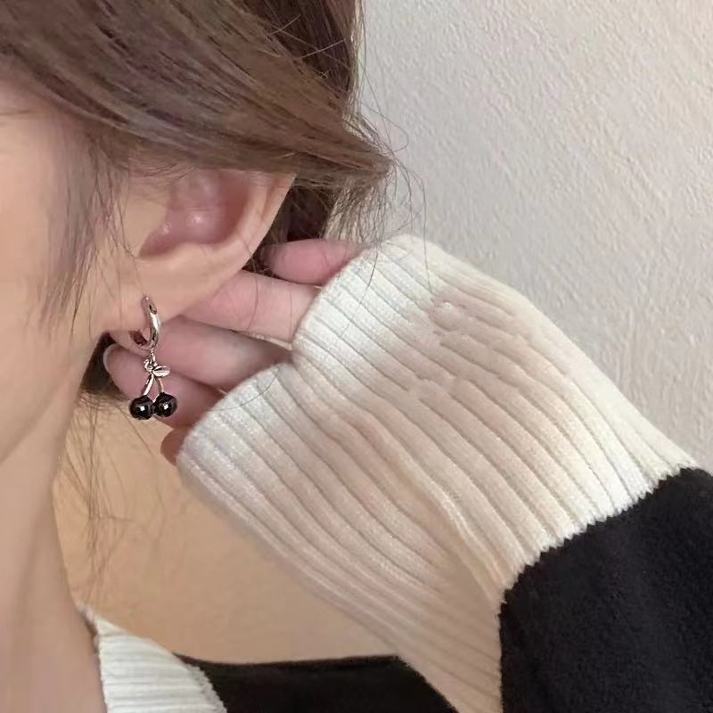 Khuyên tai dáng dài hình trái cherry thời trang cho nữ