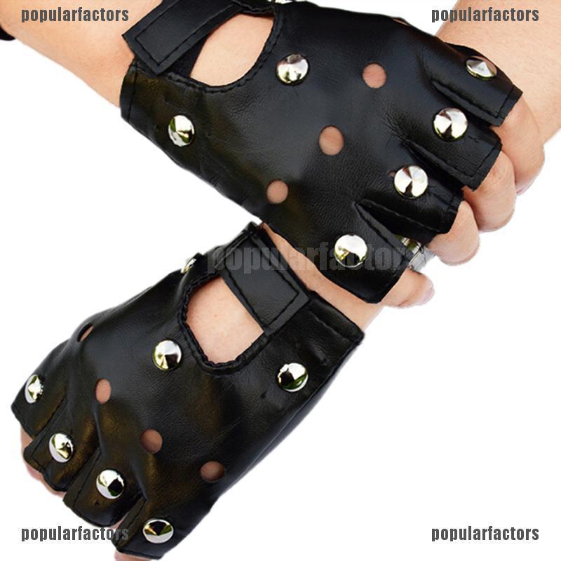 Găng tay hở ngón gắn đinh tán phong cách cá tính