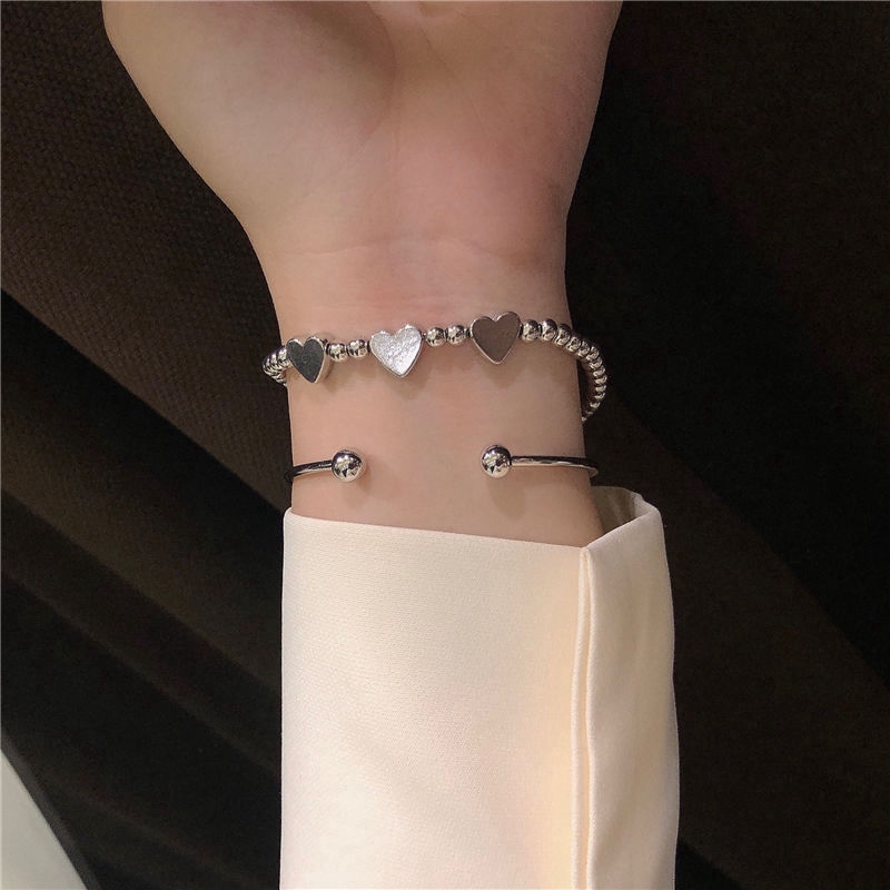 Vòng Tay Gắn Mặt Trái Tim Xinh Xắn Phong Cách Retro Hàn Quốc