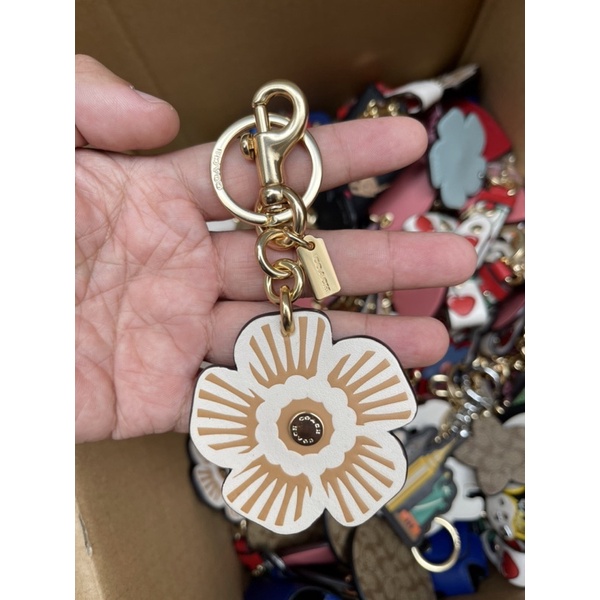 Coach Charm hình bông hoa chính hãng