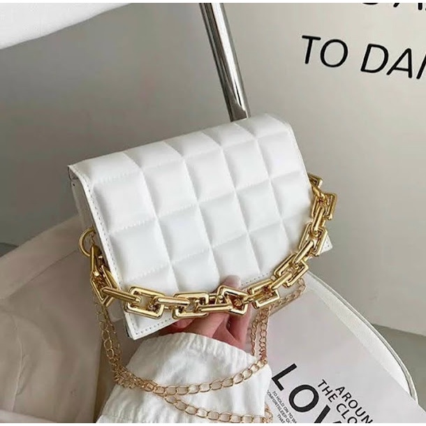TÚI XÁCH NỮ HÌNH CHỮ NHẬT DẬY XÍCH VÀNG TO NGANG