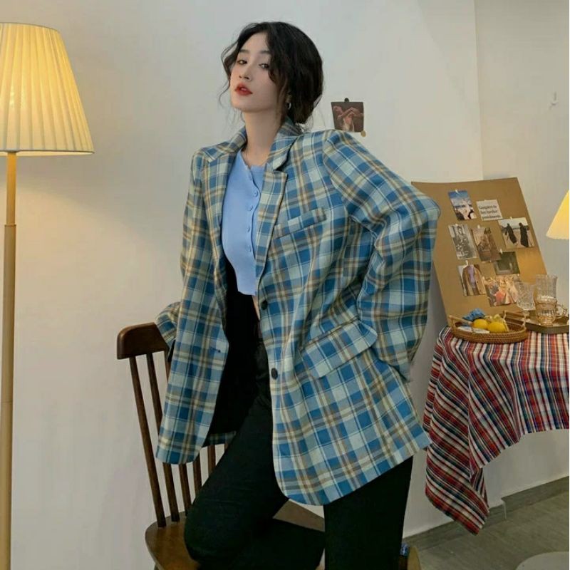 Áo blazer kẻ caro xinh xắn
