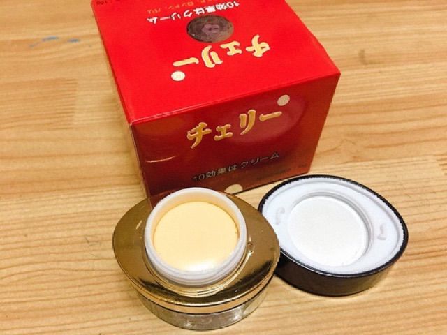 Kem face Hoa Anh Đào