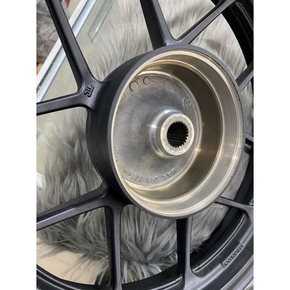 Mâm sau Vario , Click Tháo xe mới