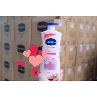 Dưỡng thể Vaseline Daily Brightening 725ml