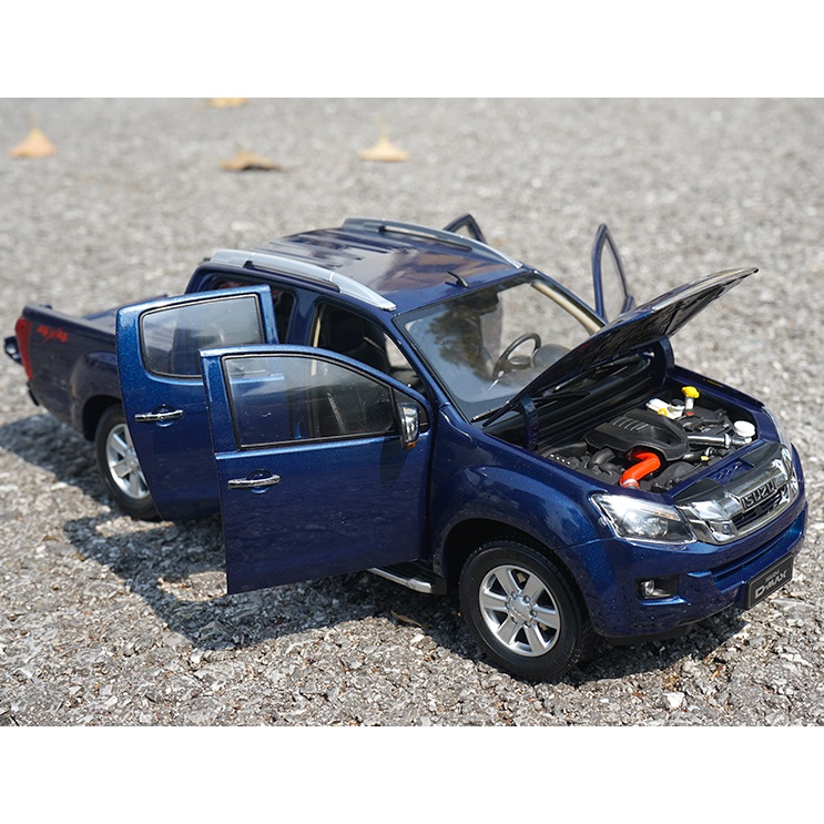 Mô hình xe Isuzu D-Max tỉ lệ 1:18