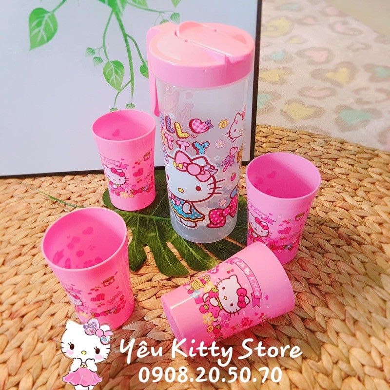 Bộ bình nhựa kèm 4 ly HelloKitty