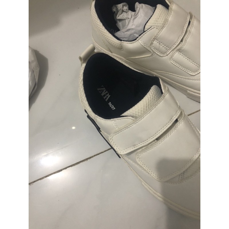 giày sneaker zara size 37 new
