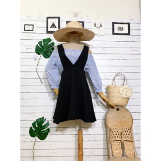 Set (áo bẹt vai thêu hoa+ yếm xoè)