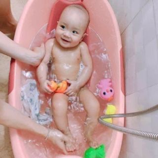 Chậu tắm phi thuyền cho bé