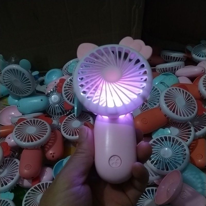Quạt tích điện mini cầm tay tai thỏ