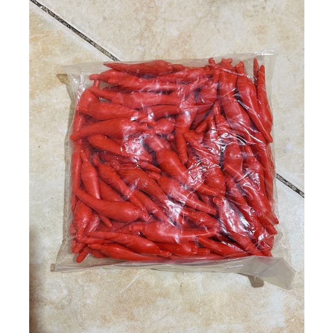Ớt nhựa làm tráp rồng, phượng