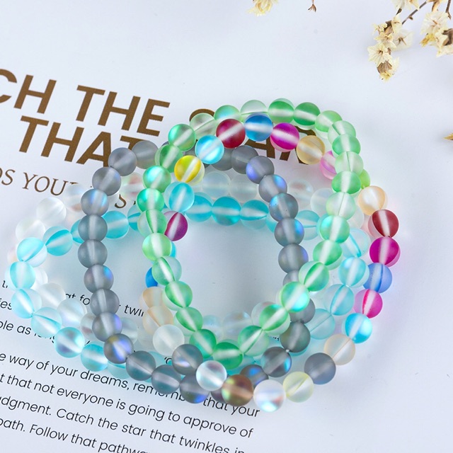 Vòng tay đá phản quang theo mệnh phong thủy