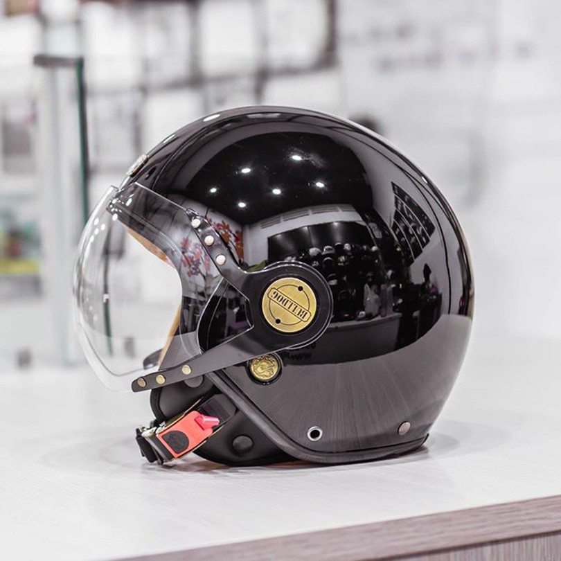 Mũ bảo hiểm Bulldog POM đen bóng kính lửng
