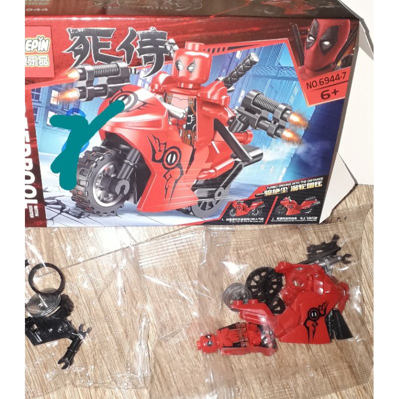 Lắp ráp 1 hộp Lego_Deedpool 6944 có nhiều chi tiết bằng nhựa rất đẹp