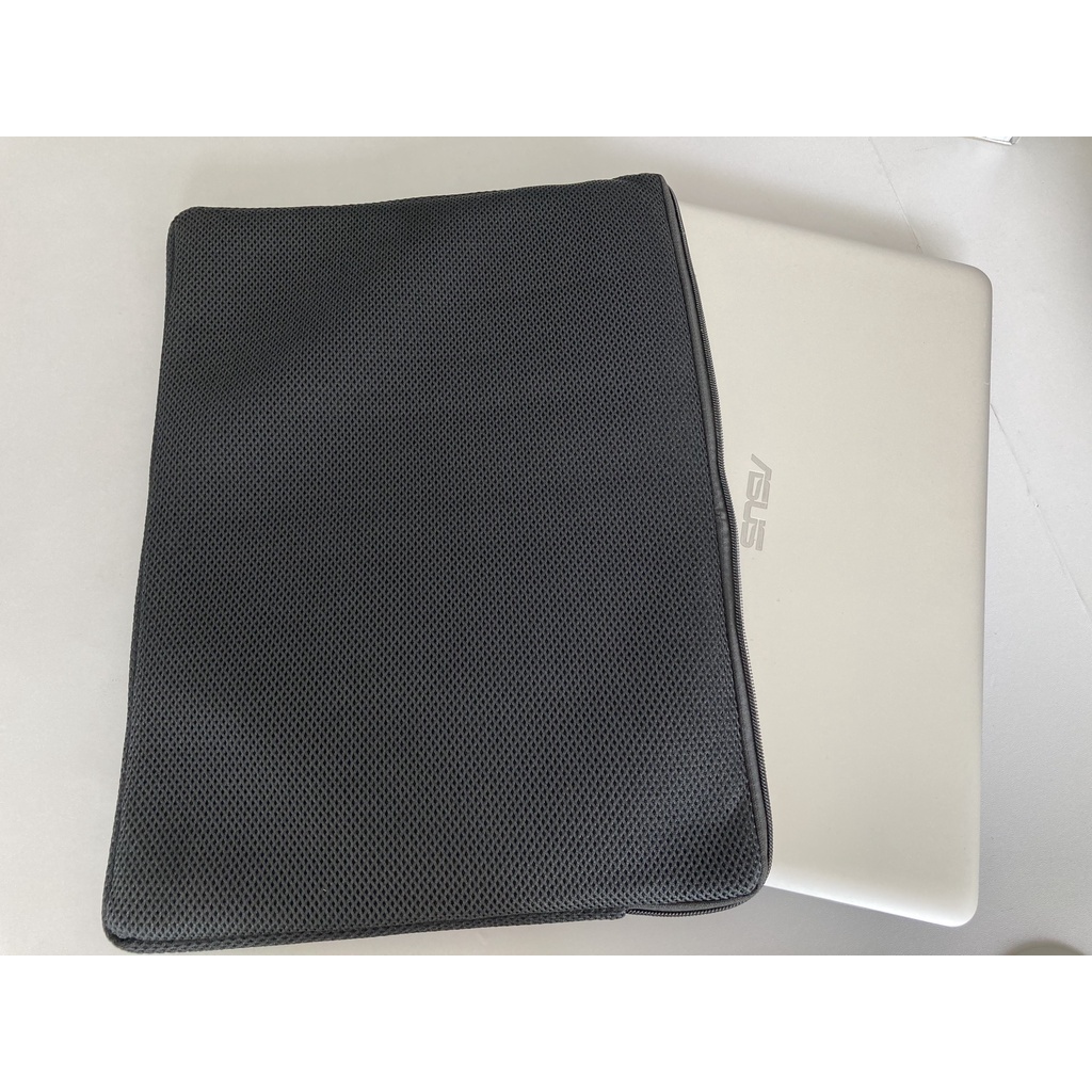 Túi chống sốc laptop 13.3 inch 14 inch và 15.6 inch màu đen siêu bền - siêu tiết kiệm - bảo vệ laptop cực tốt