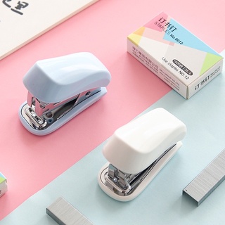 Dụng cụ bấm ghim Deli nhỏ gọn + hộp 1000 kim bấm cho học sinh/dân văn phòng