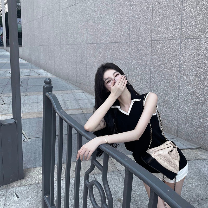 Áo dệt kim ZHELIHANGFEI không tay cổ polo phối màu đen trắng cá tính