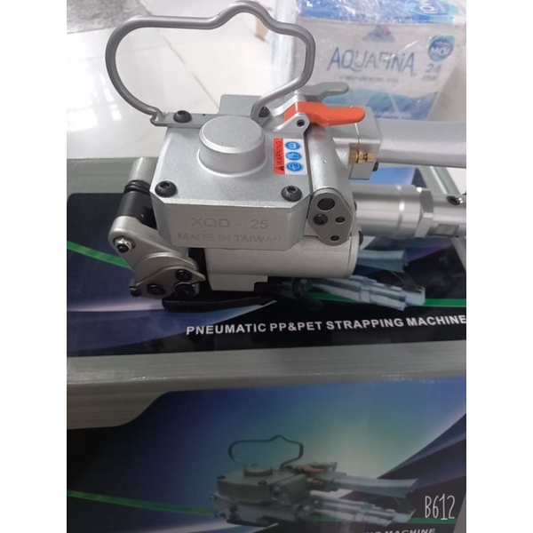 Máy đóng đai nhựa XQD19 / XQD25 dùng khí nén chức năng 3 trong 1