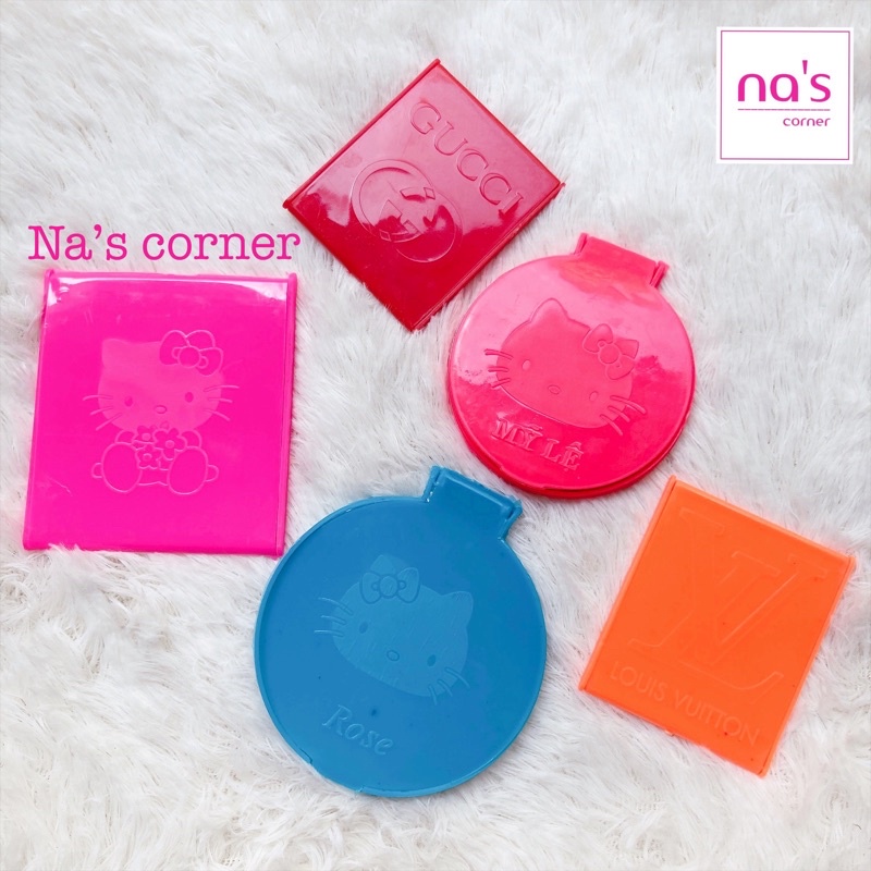 Gương cầm tay đơn giản rẻ tiện dụng