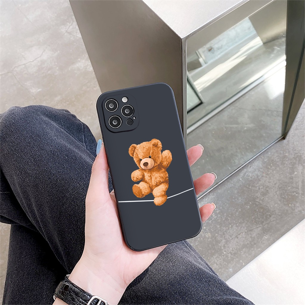 ỐP LƯNG IPHONE Gấu đu dây ốp iphone 12 pro/13pro/13promax/7/7+/8/8+/X/XS/XSM/11/11PMROMAX tr300