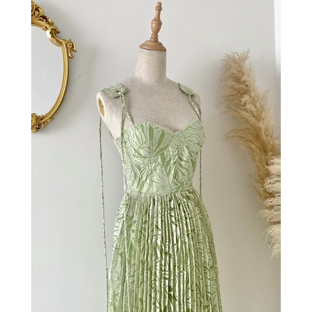 Farley Dress – Đồng cỏ tươi đẹp