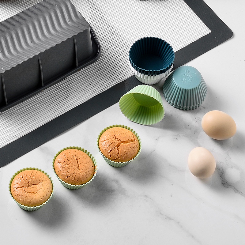 Bộ 12 Khuôn Silicone Tròn Làm Bánh Cupcake Tiện Dụng