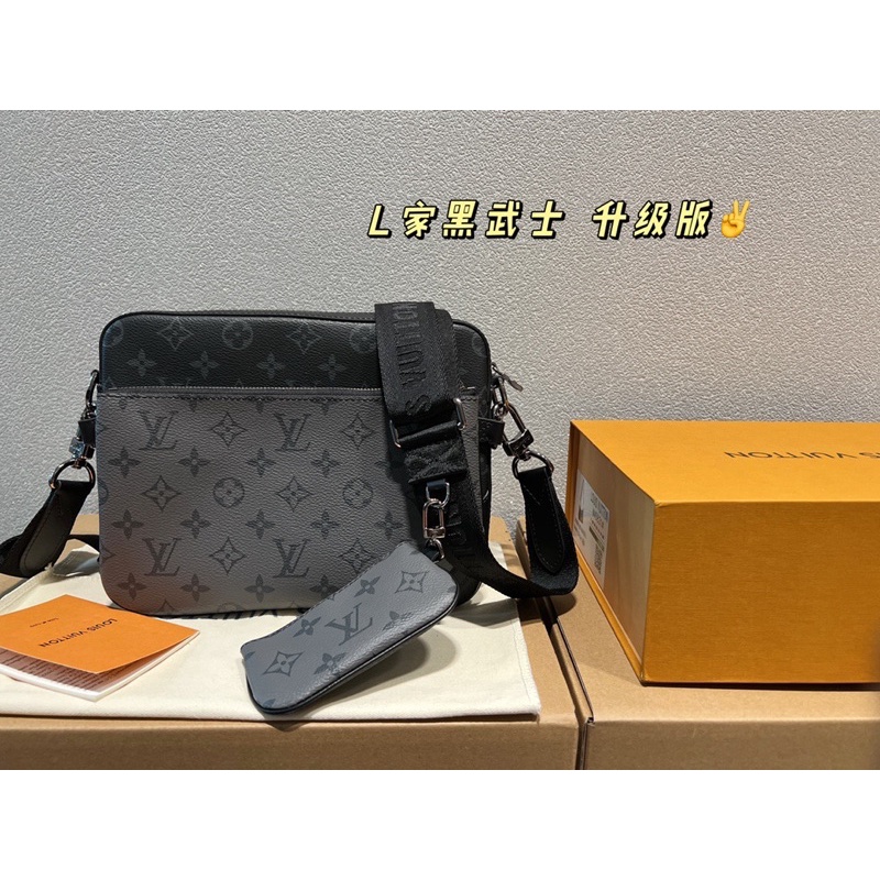 Túi đeo chéo nam ba chi tiết thương hiệu Louis Vuitton LV cao cấp da thật