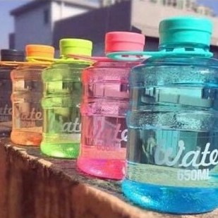 Bình nước nhựa có quai cầm 650ml hot hit nhiều màu sắc mang đi học, tập gym tiện dụng-giadungsieure | WebRaoVat - webraovat.net.vn