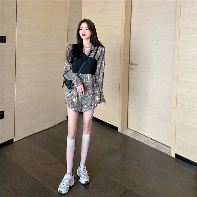 Bộ áo sơ mi tay dài dáng rộng + áo vest thời trang retro cá tính