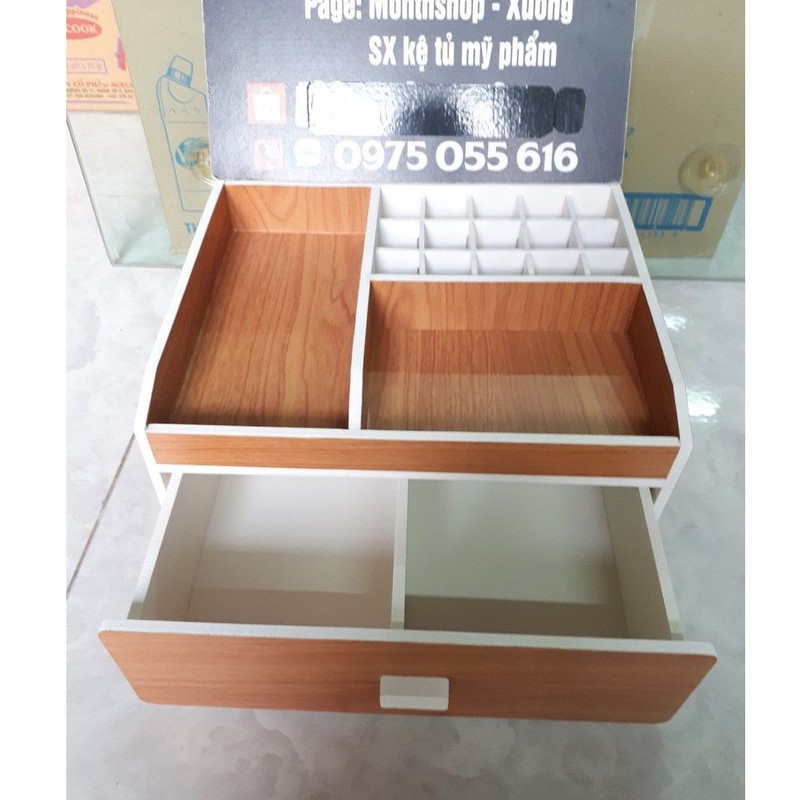 Kệ mỹ phẩm 25cm màu gỗ 15 ô son