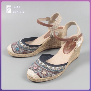 Giày sandal đế xuồng dày dặn thêu họa tiết cổ điển dành cho nữ