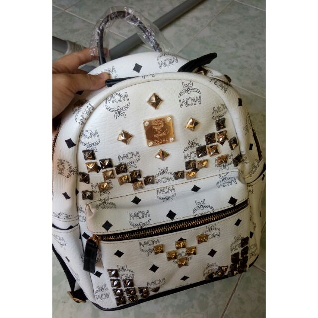 Balo MCM trắng đinh