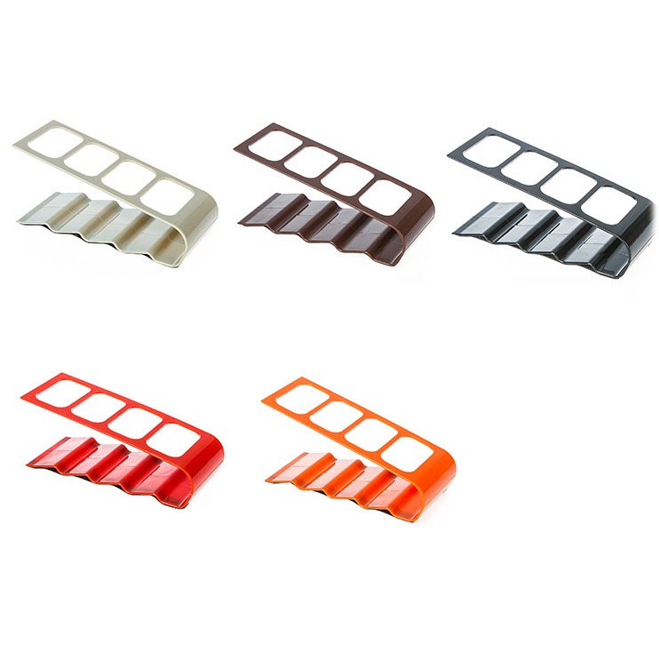 Giá để remote điều khiển 4 trong 1 vật liệu nhựa mềm dễ sử dụng thuận tiện trong việc di dời theo vị trí bạn muốn