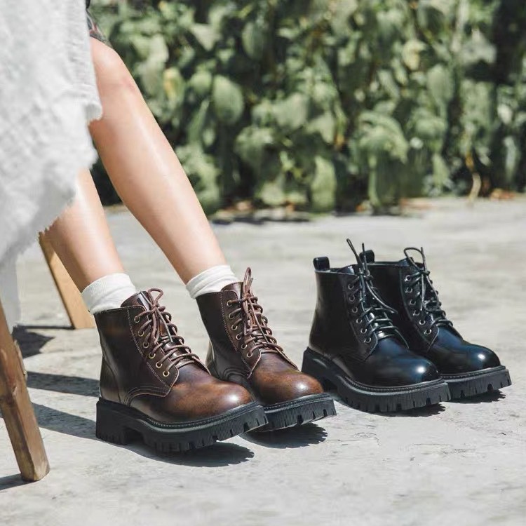 Original boots 6 lỗ xỏ đế cao - Boots da bò nữ