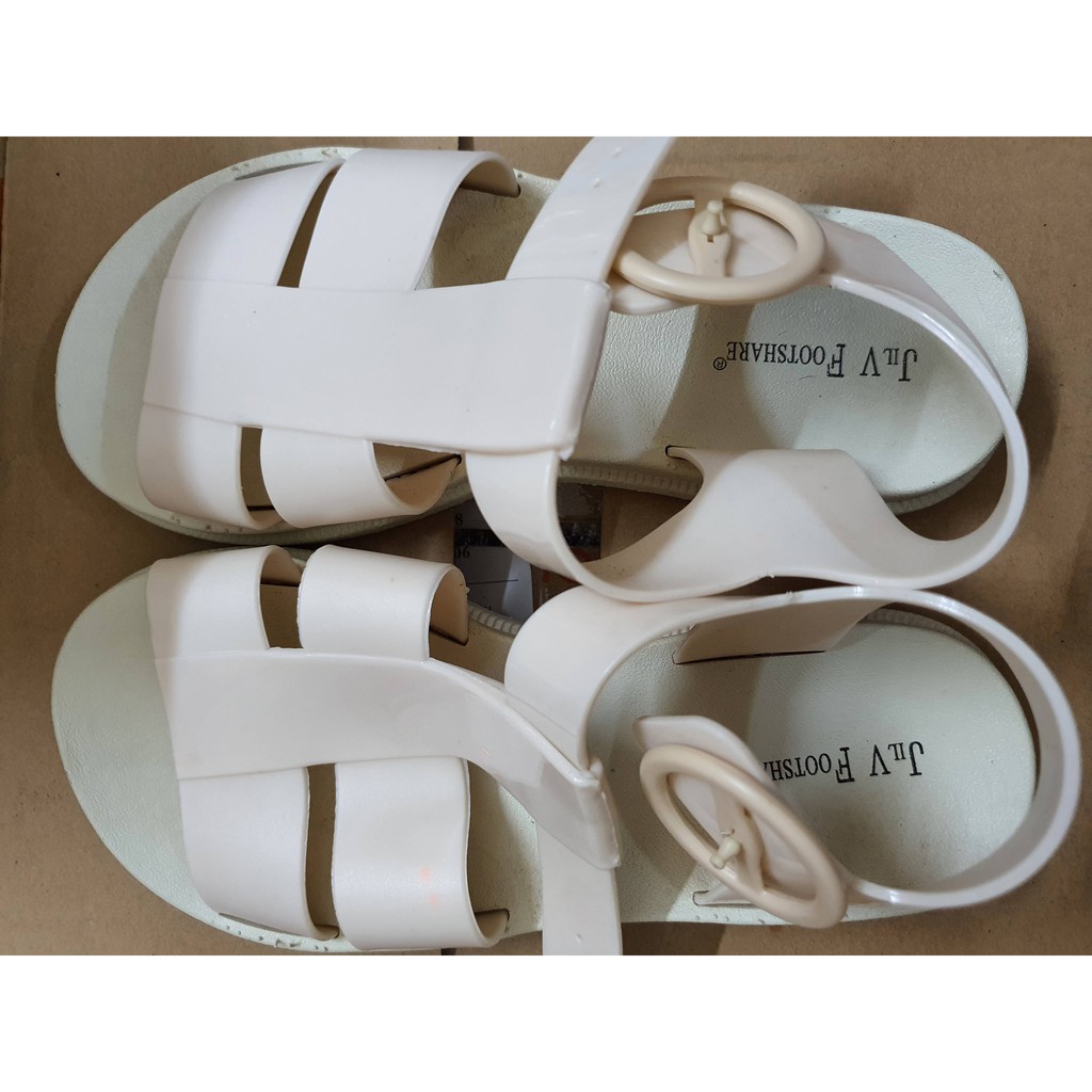 Giày thể thao, đi mưa, sandal, cao gót