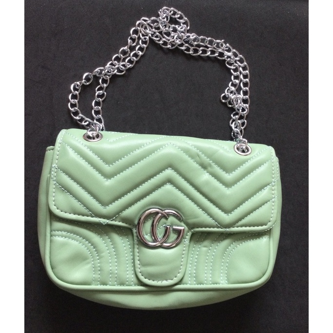 Túi nhỏ phom cứng