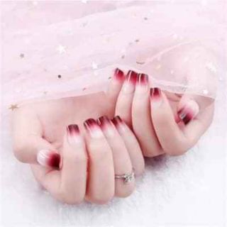 Móng tay giả gồm 24 móng kèm keo