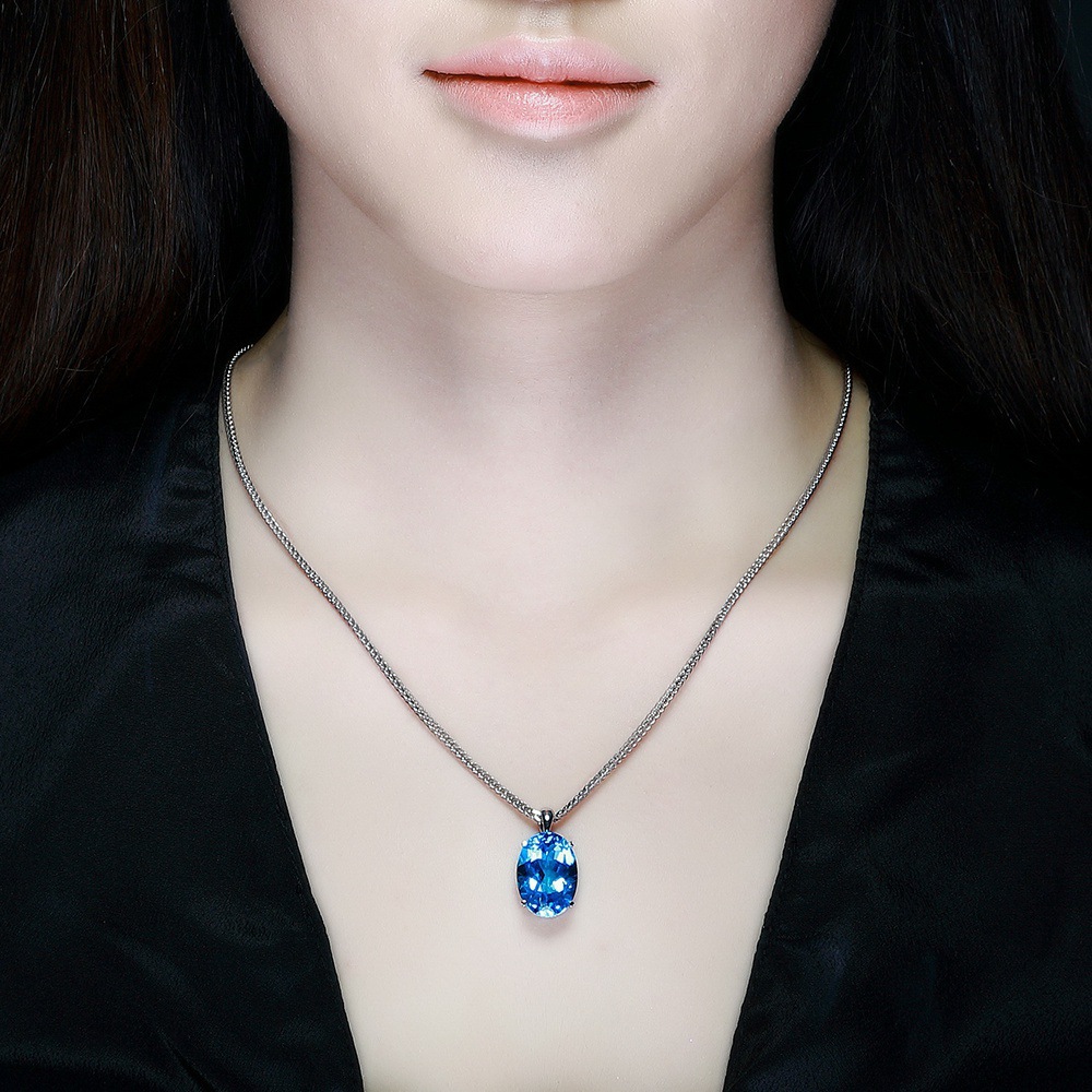 Dây Chuyền Mặt Đá Topaz Xanh Sang Trọng