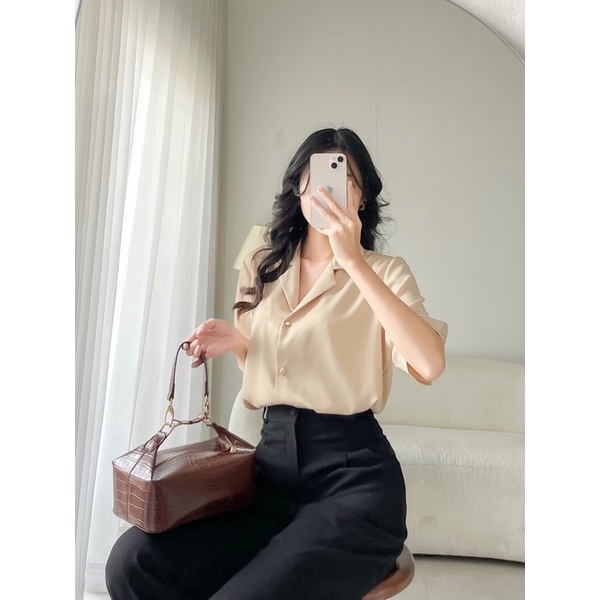 VELLE DESIGN Áo sơ mi cổ vest tay ngắn Bly thanh lịch
