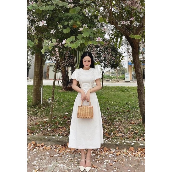 Váy trắng hở lưng đan dây lưng, váy maxi trắng
