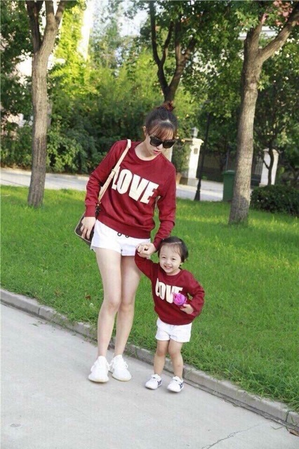Áo đôi mẹ - con chữ Love lót nỉ