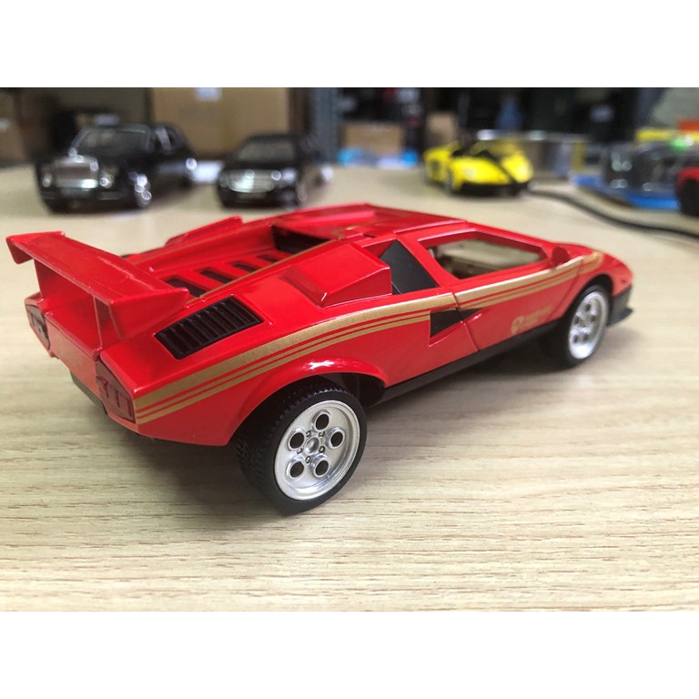 Mô hình xe cổ Lamborghini tỉ lệ 1:32 bằng hợp kim