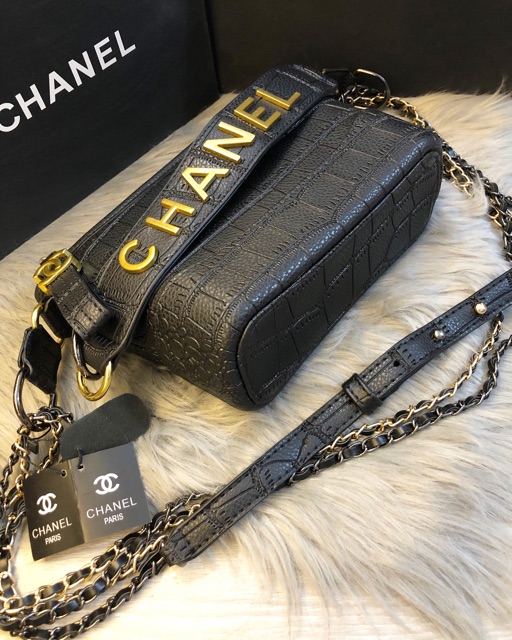 Túi X hobo da sần box nam châm | BigBuy360 - bigbuy360.vn