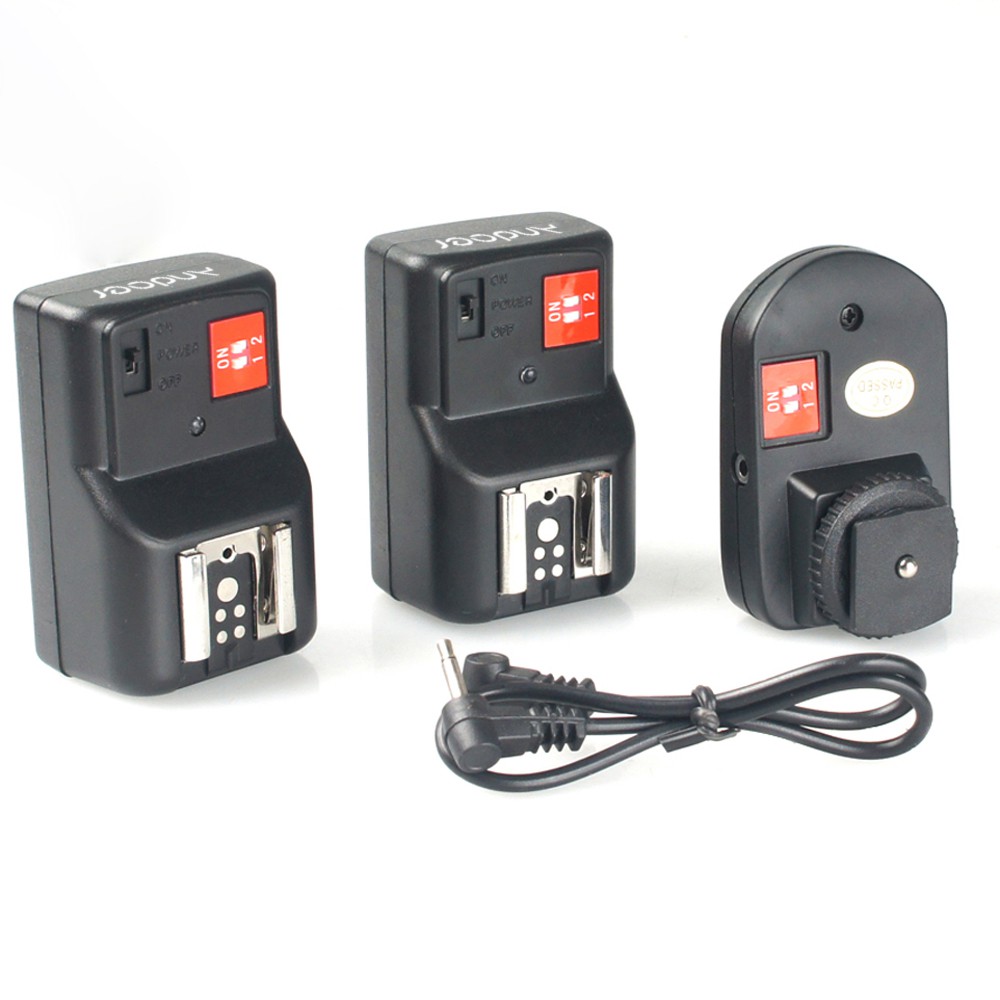 Ĩ Andoer PT-04GY 4 Channels Wireless Remote Speedlite Flash Trigger Universal 1 Transmitter & 2 Receivers for Canon Niko