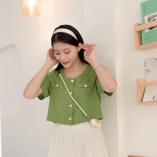 Áo kiểu nữ FM Style dáng lửng cổ tròn đính nút ngọc chất vải xịn thời trang thanh lịch đi làm đi học 220215418