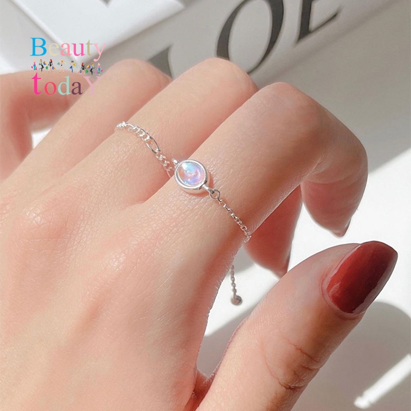 Nhẫn đính đá mặt trăng thời trang thích hợp cho nữ